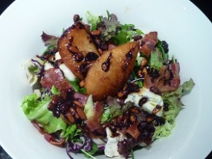 Ensalada de pera y queso Gorgonzola